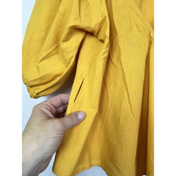 Billabong Women's Size Medium Gold Elbow Sleeve Crop Top - Picture 5 of 10